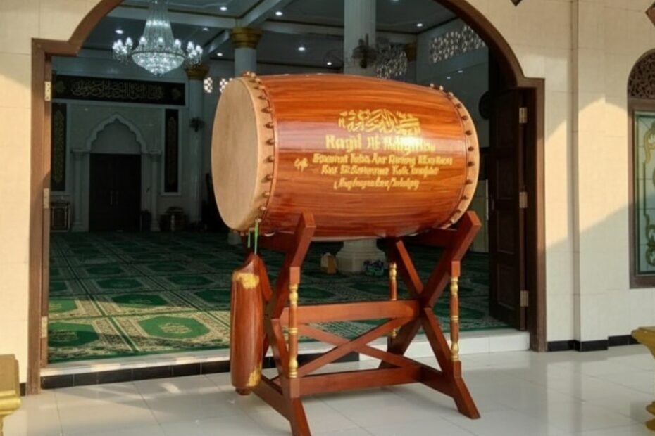 5 Tata Cara Memukul Bedug Masjid yang Baik dan Benar