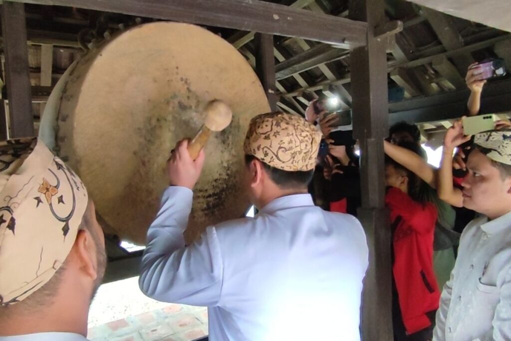 Tradisi Dugdag Keraton Kasepuhan: Tradisi Bedug Masjid di Cirebon