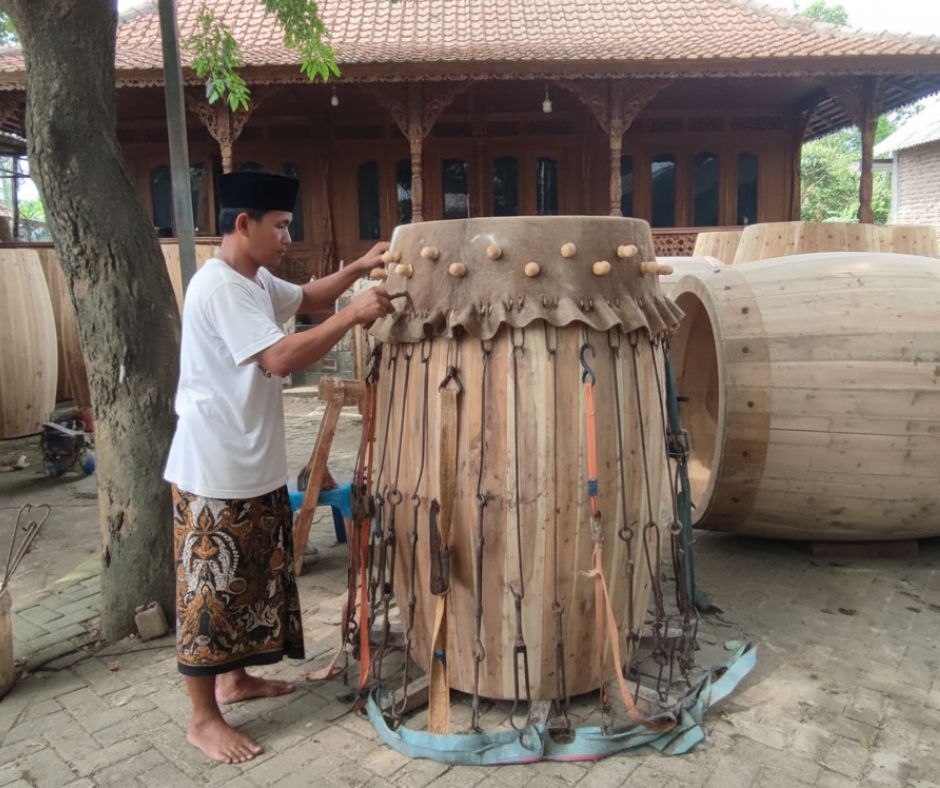 5 Cara Memasang Kulit Bedug untuk Pembuatan Bedug Masjid